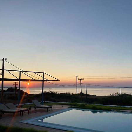 Cristelia Seafront & Pool Villa Lakhania Dış mekan fotoğraf