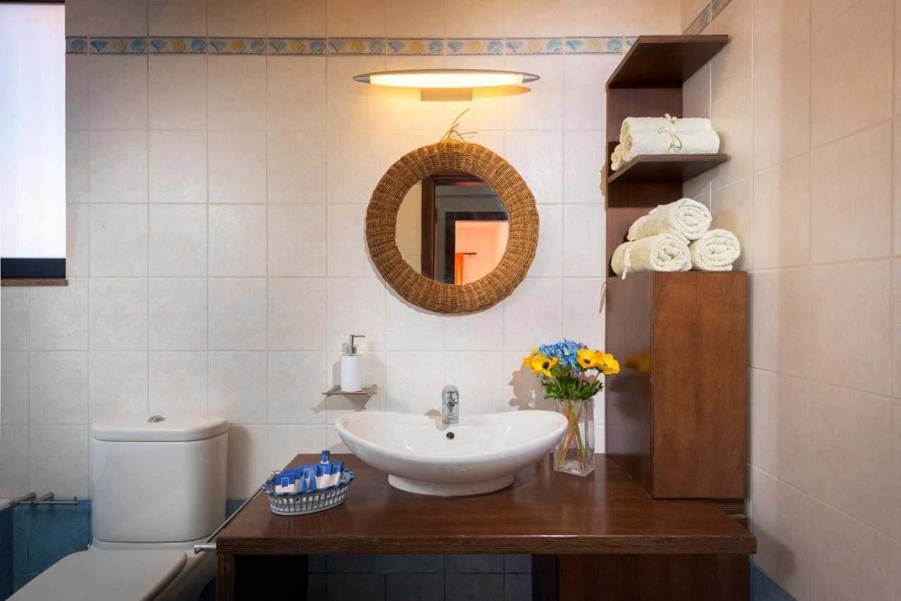 Cristelia Seafront & Pool Villa Lakhania Dış mekan fotoğraf