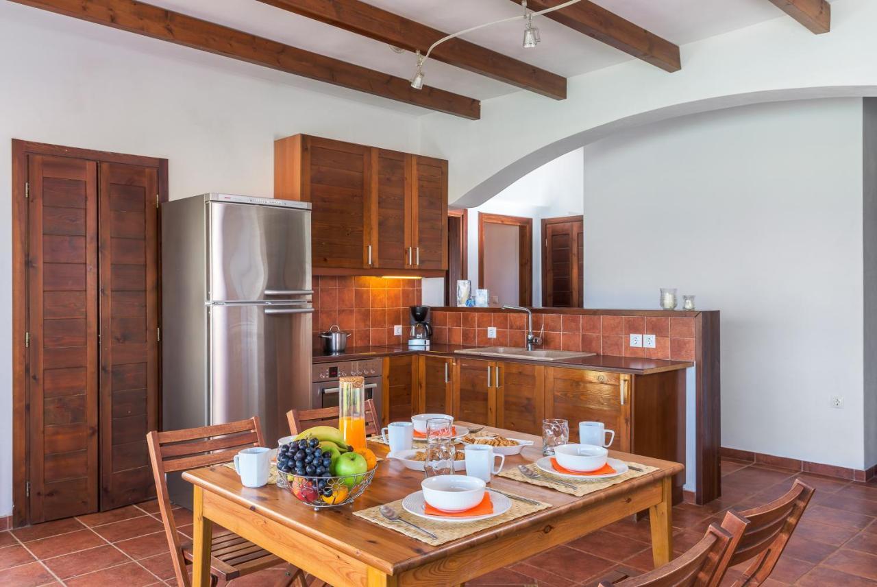 Cristelia Seafront & Pool Villa Lakhania Dış mekan fotoğraf